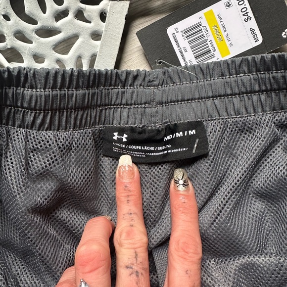 Men’s under armor size med. - Picture 4 of 5